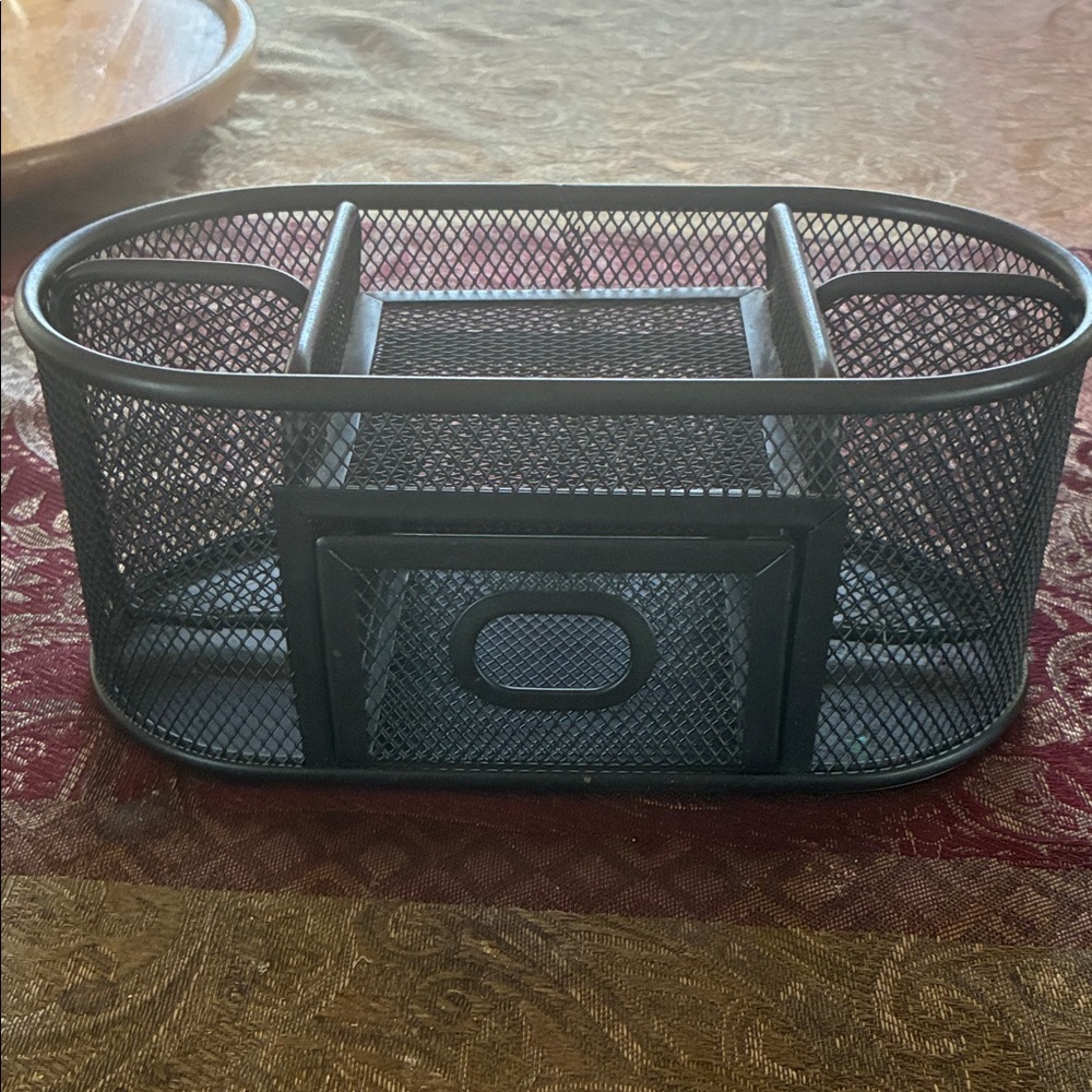 Elegant Black Mesh Skincare Organizer